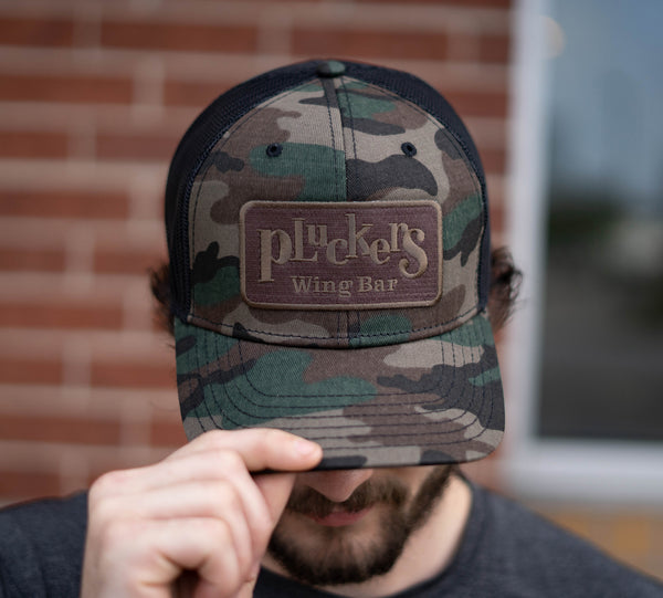 Pluckers Wing Bar - ‪We have Columbia fishing shirts available‬